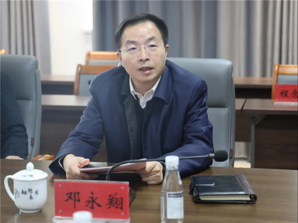 市委常委、常務副市長鄧永翔現場調研城投集團產業項目