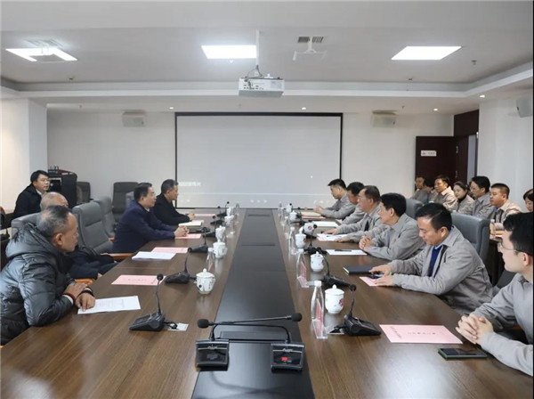 市委常委、常務副市長鄧永翔現場調研城投集團產業項目